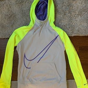 Women’s Nike Therma Fit